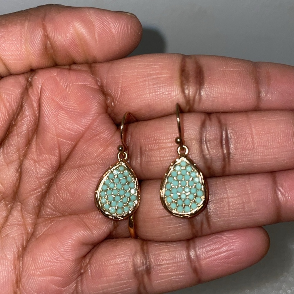 Elegant Gold and Green Teardrop Earrings